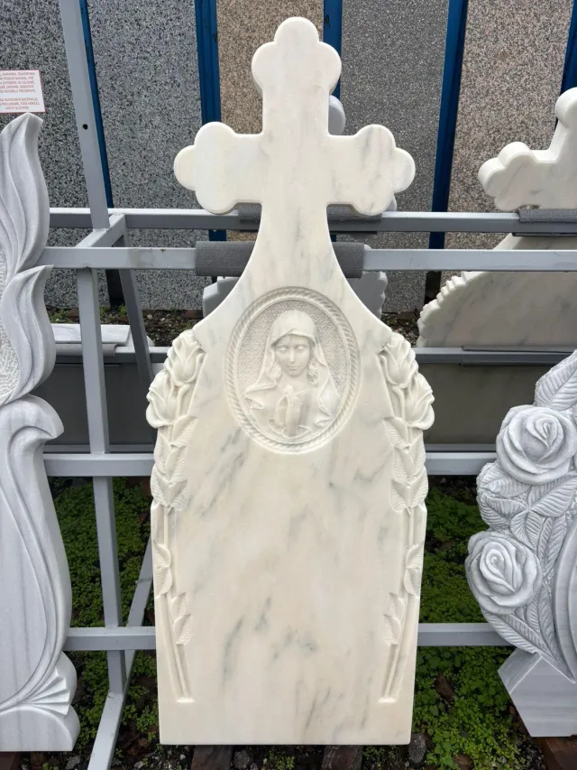 Cruce funerara marmura alba MA19 cu postament