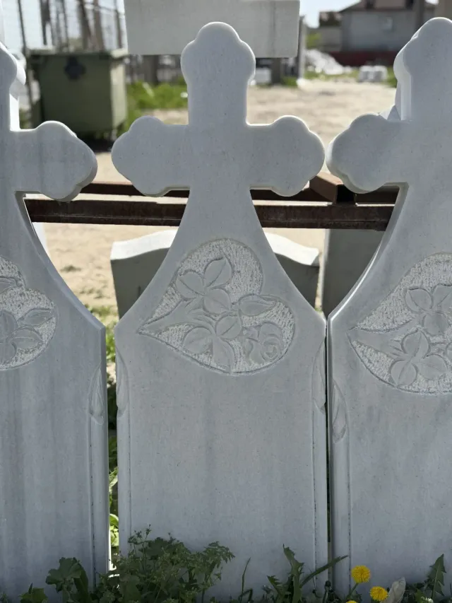 eMonumente EM 003 monument funerar din marmură 120x45x6 cm